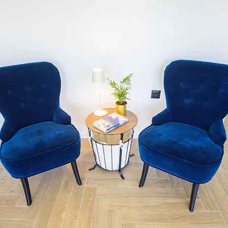 Silver House - Away From Villa