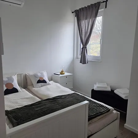 Silver House - Away From Villa *