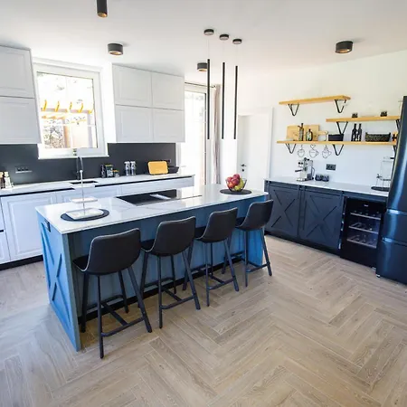 Villa Silver House - Away From