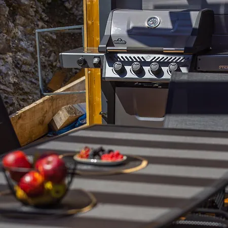 Silver House - Away From Villa