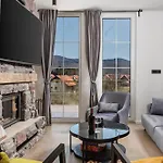 Silver House - וילה *