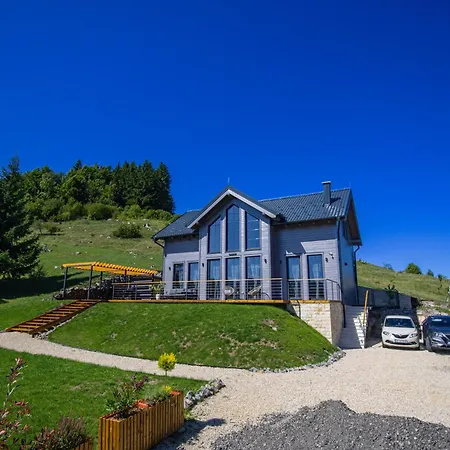 Silver House - Away From Vilă Mrkopalj